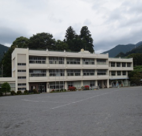 宿小学校の校舎